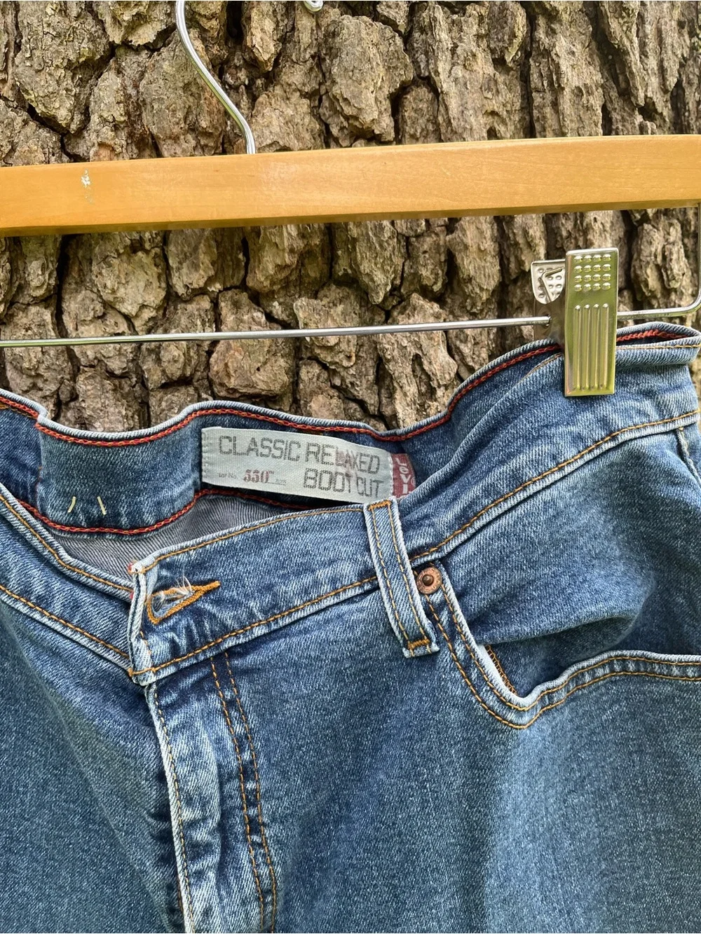 ⭐️Levi’s Classic Relaxed Bootcut in size 12M